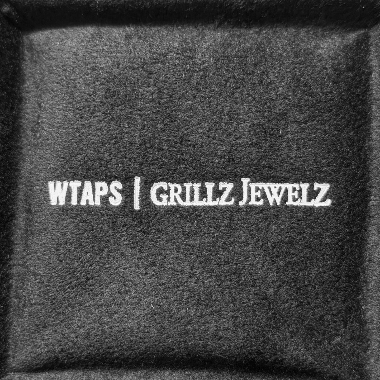 参考上代29700円 未使用 WTAPS × GRILLZ JEWELZ 25AW TNNL / BADGE