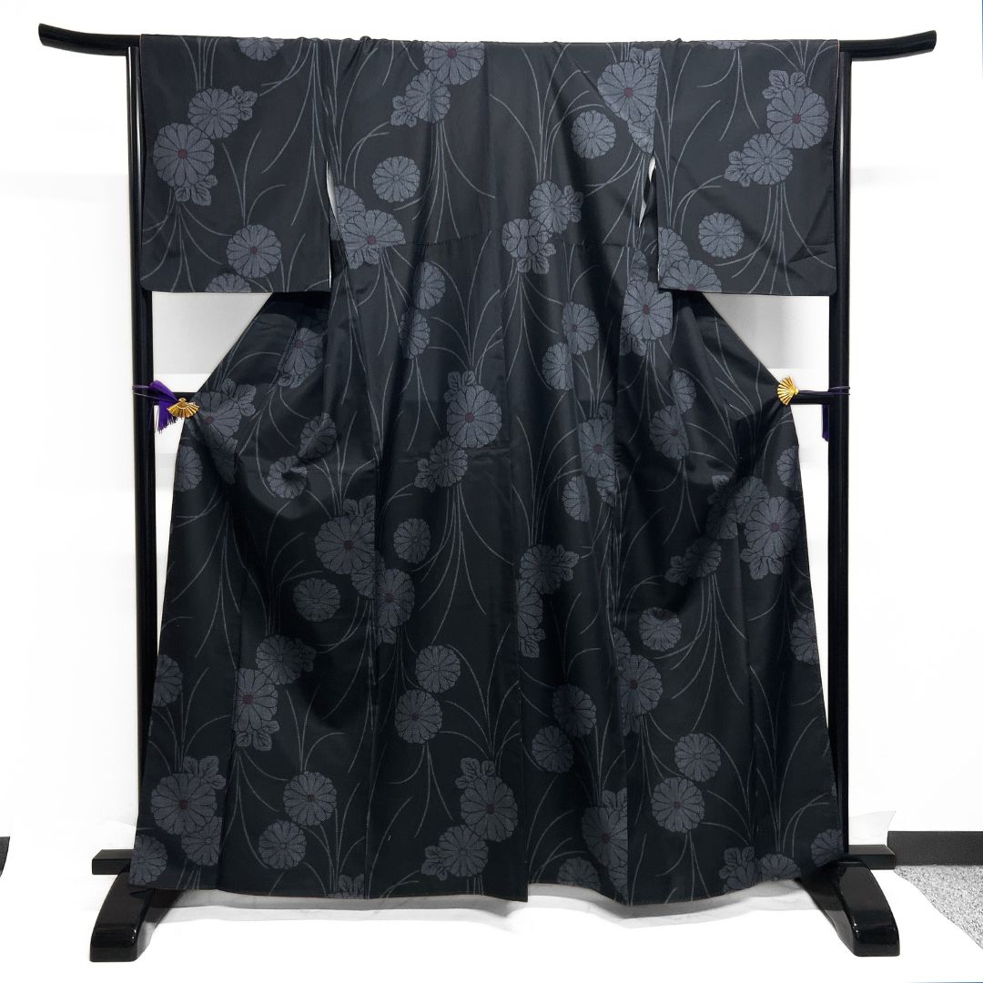 小紋 洗える着物 菊花 葦 黒地 大島紬風 着物 123 b d ms