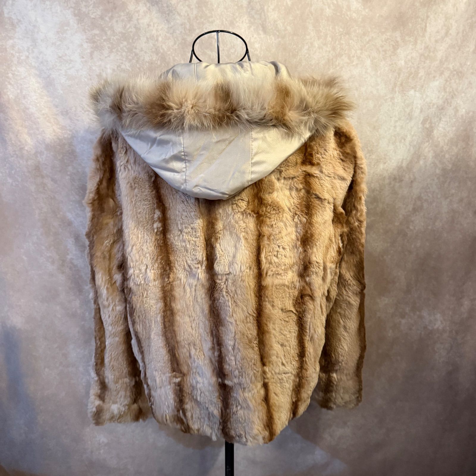 BALMAIN バルマン　リバーシブルコート　ファー　シルク　フード ベージュL BALMAIN PARIS リバーシブル ファージャケット サイズ11 ラビット