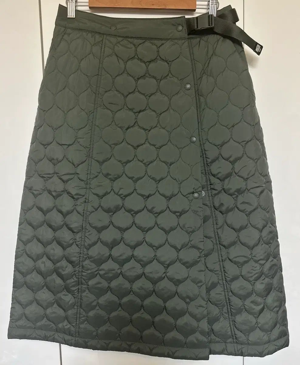 NEPA カーキ色 キルティング ダウン パーカ ラブ スカート