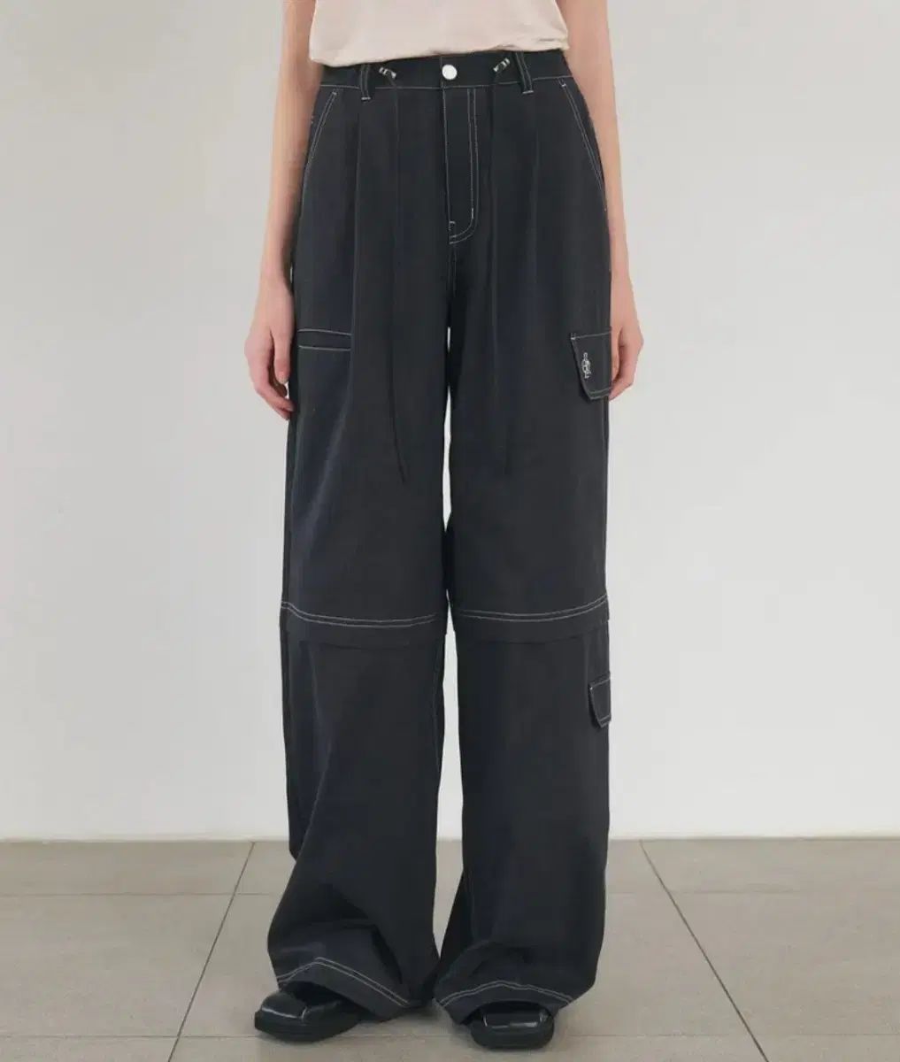 ホームページ シティーブリーズ スティッチ カーゴ バイ パンツ ピンク チャコール