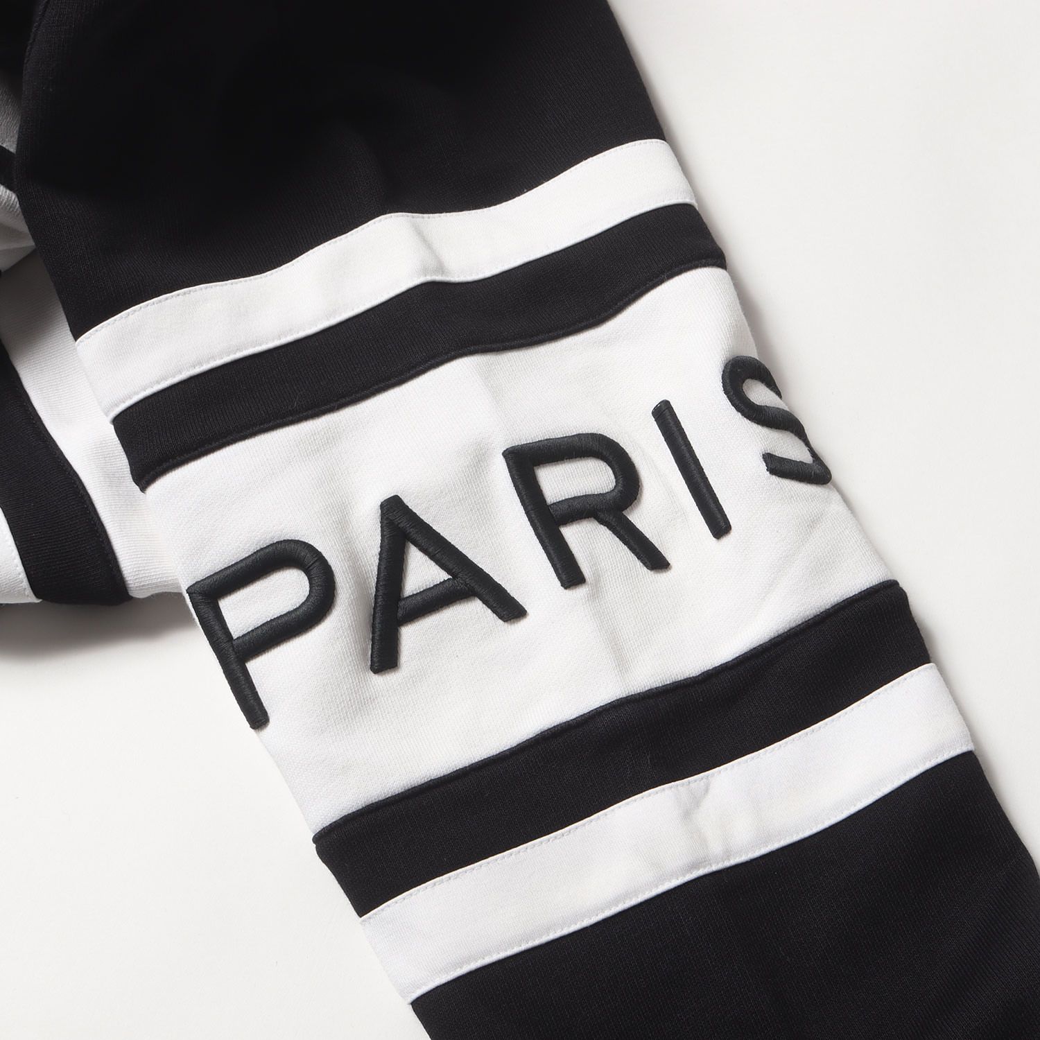 GIVENCHY スウェット トレーナー ビッグロゴ 刺繍ロゴ XS GIVENCHY ロゴ刺繍クルーネックスウェットトレーナー XSサイズ レッド