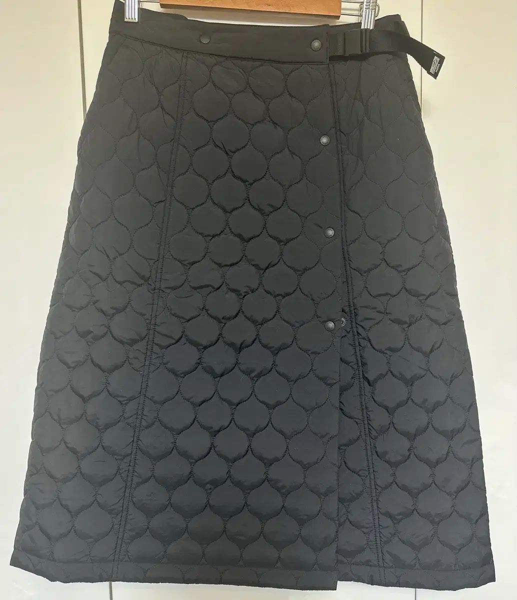 NEPA キルティング ダウン スカート ブラック