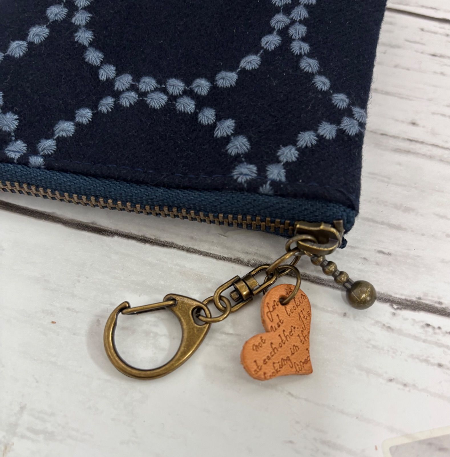 ハンドメイド　Ｓサイズ ミナペルホネン　dop タンバリン　ネイビー ハンドメイド ミナペルホネン dop タンバリンネイビーのミニポーチ