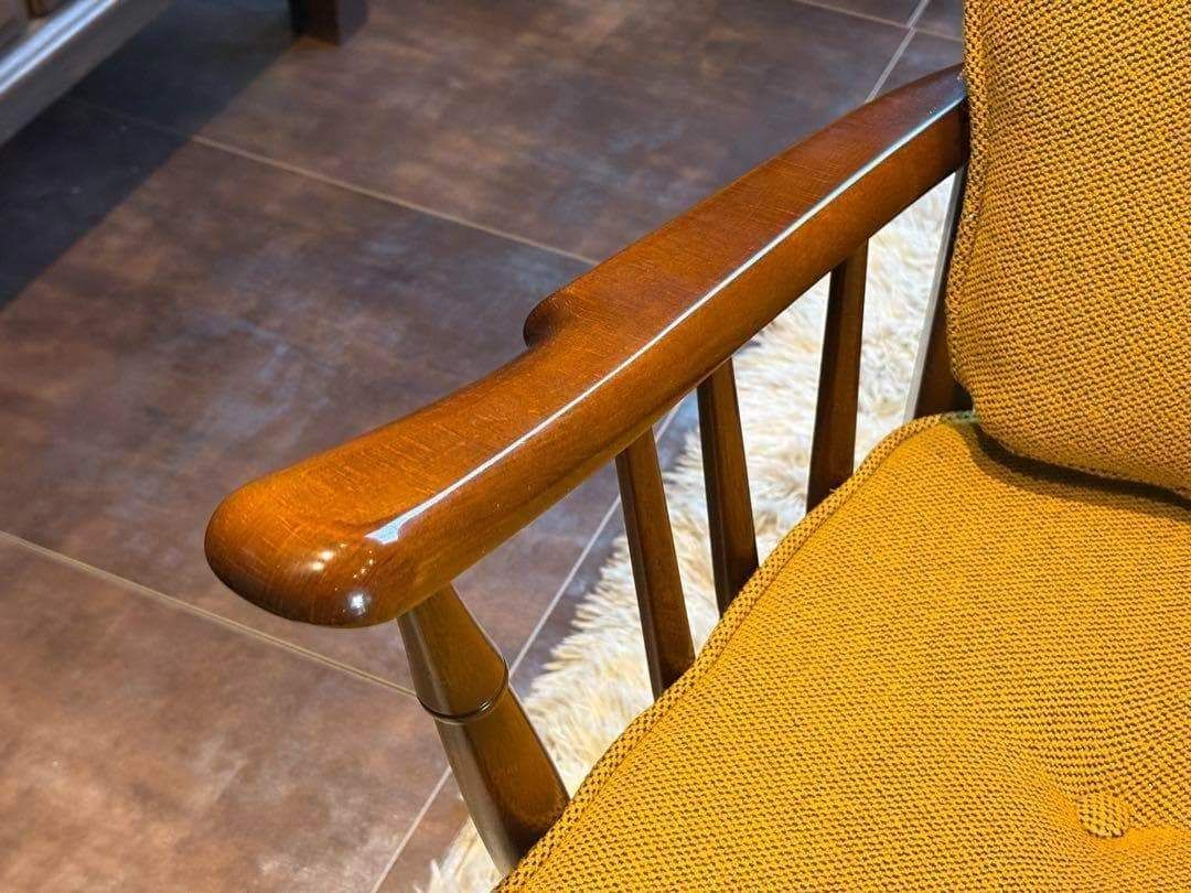 リメイク品　尾州生地　イエロー座面　カリモク　コロニアル　アームソファ　NI リメイク品 尾州生地 イエロー座面 カリモク コロニアル アームソファ