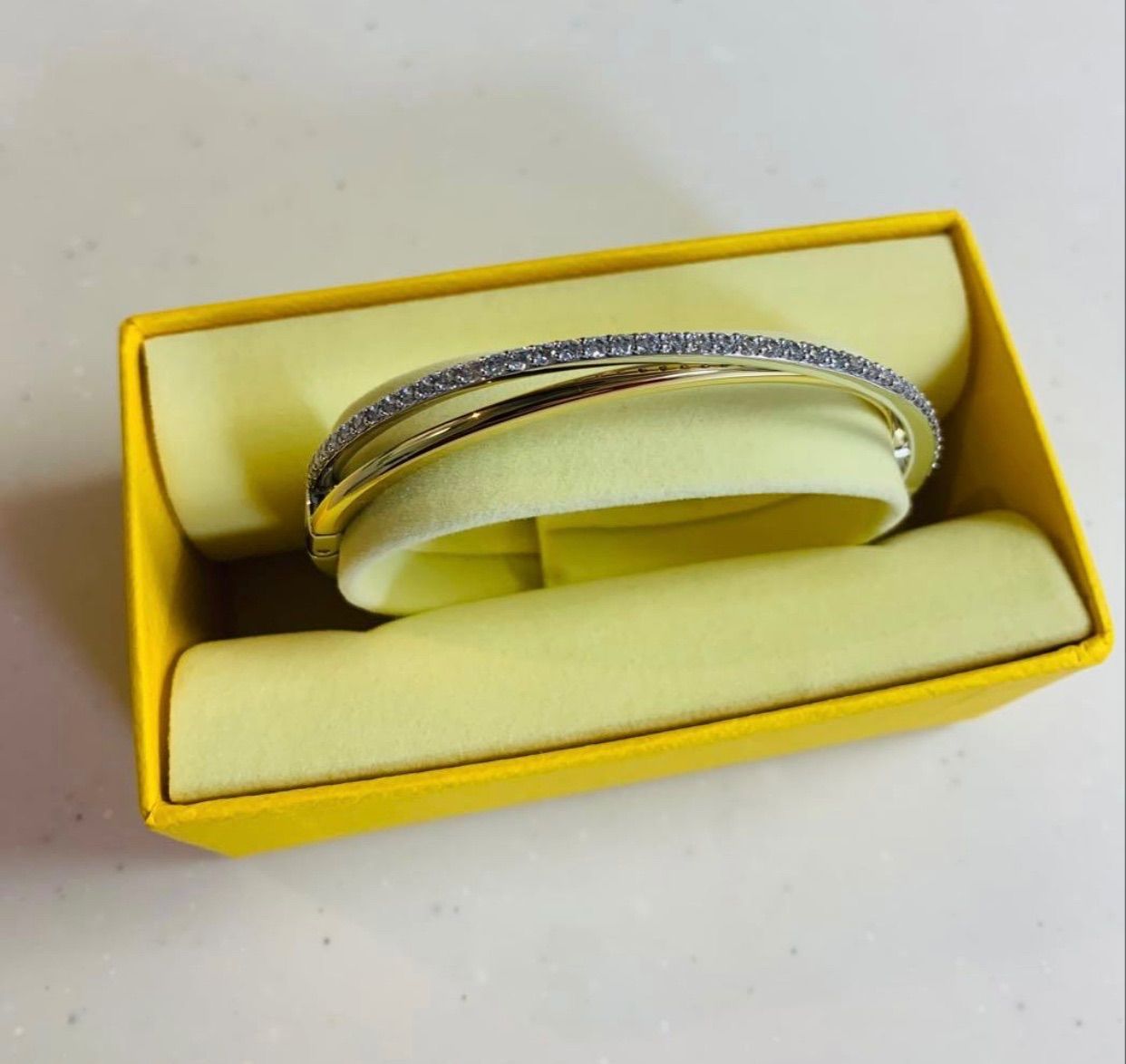 Hyperbolaバングル