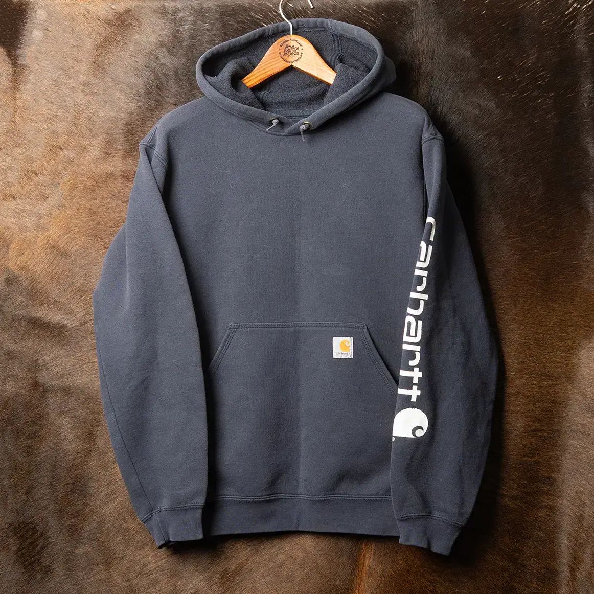 S カーハート K 288 ミッドウェイト ロゴ スリーブ WHOフーディー MT-1500