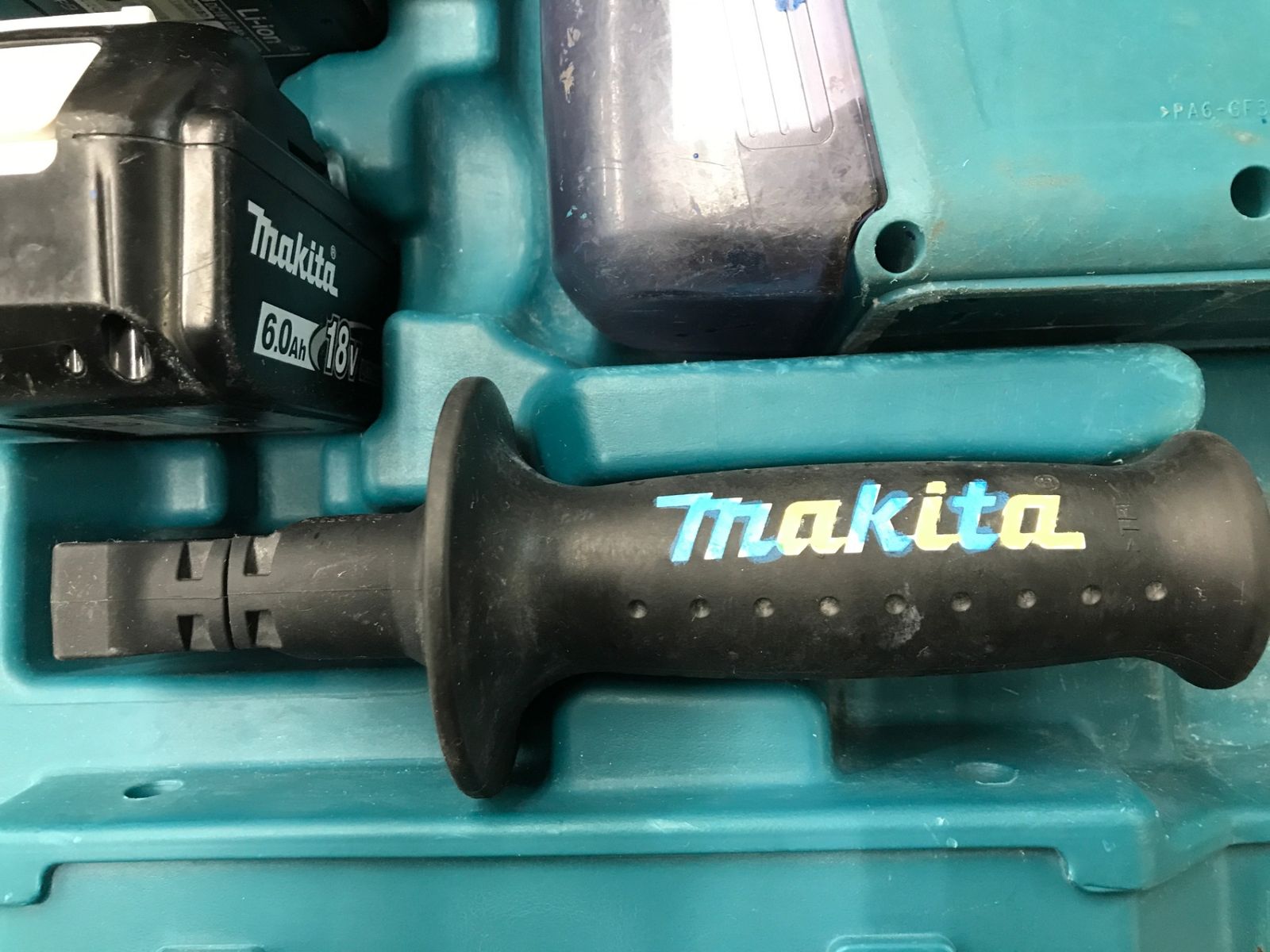 品 0906 makita マキタ 18 V 24 mm 集じんシステム付充電式ハンマドリル 青