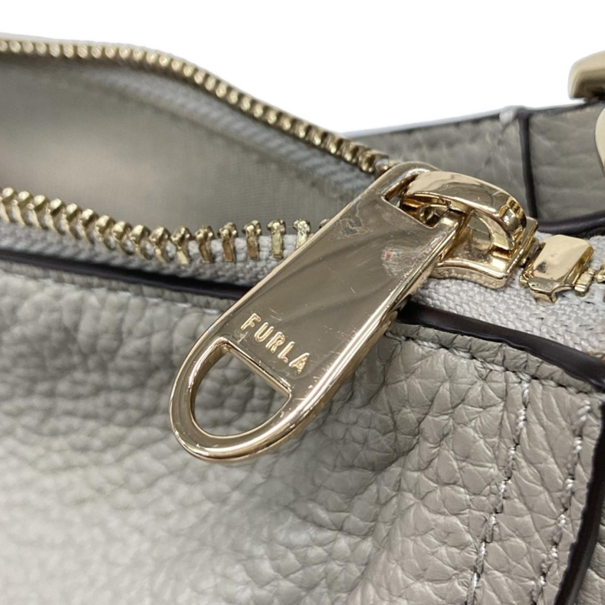 FURLA(フルラ) ショルダーバッグ - ライトグレー レザー 【公式通販】