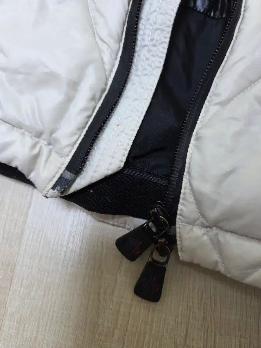 モンクレールキッズ ダウン