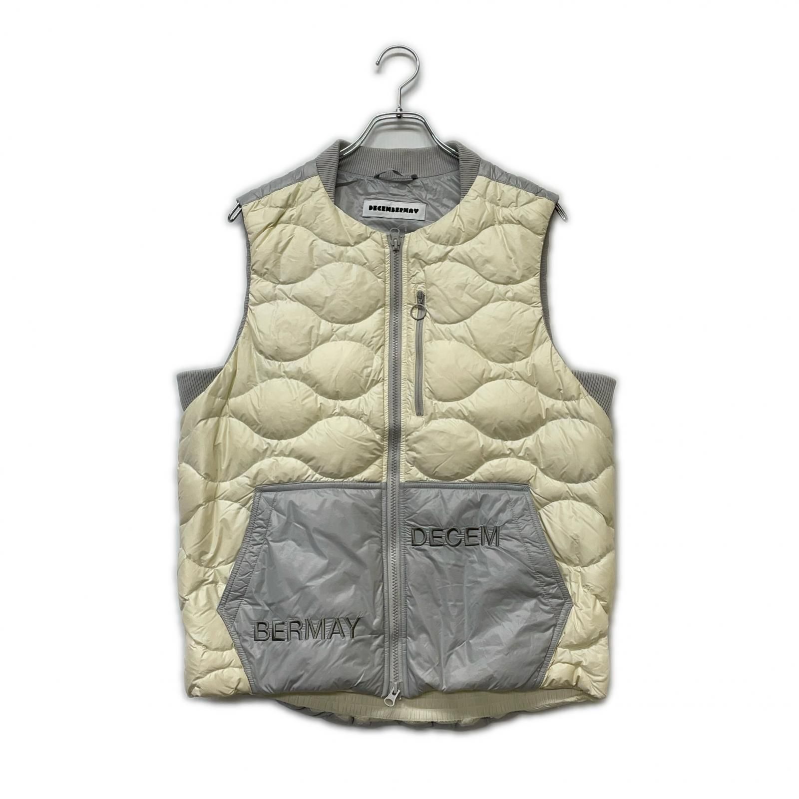 新品未使用 DECEMBERMAY ベスト メンズ Mサイズ 中古 メンズ ディセンバーメイ DECEMBERMAY ダウンベスト M 白×グレー