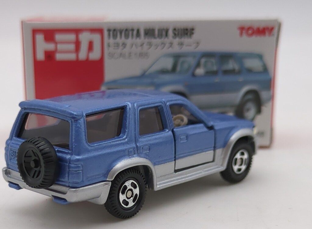 トミカ　ハイラックスサーフ　２台　赤箱　絶版　84 ミニカー　希少 トミカ ハイラックスサーフ 2台 赤箱 絶版 84 ミニカー 希少 トミカ
