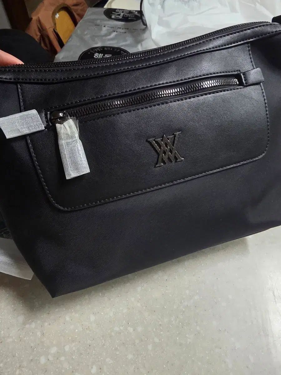 A ブラック クラッチバッグ