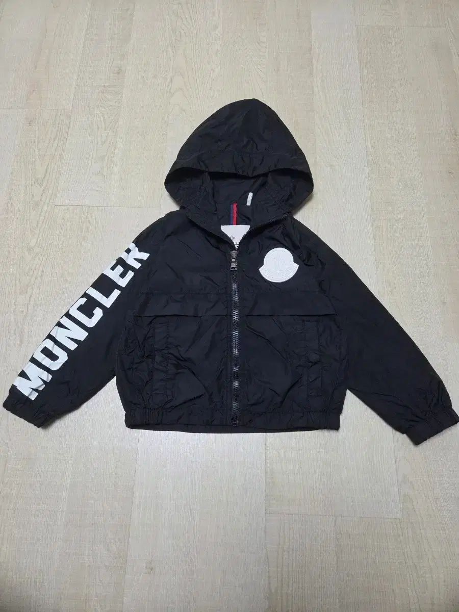 4 Y モンクレールキッズ ウィンドブレーカー アウター