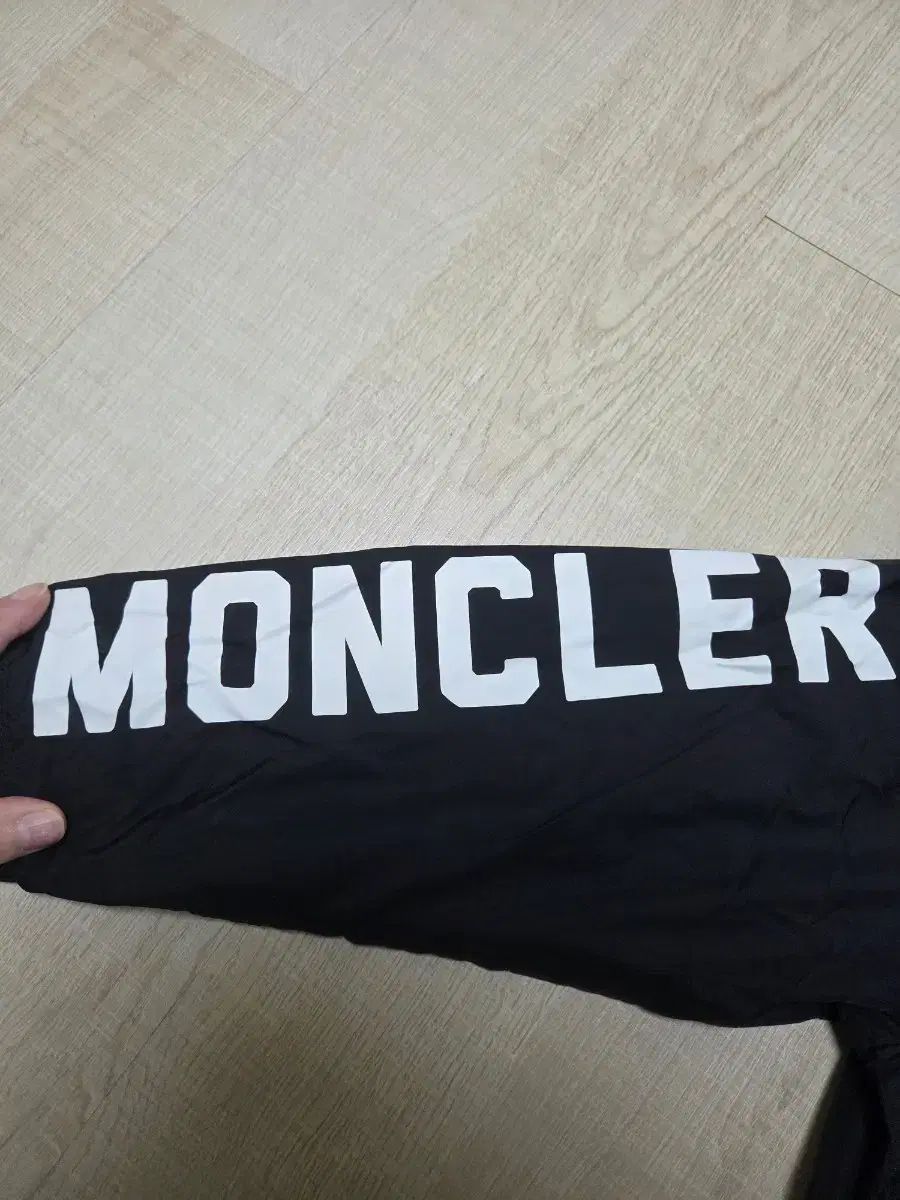 ウィンドブレーカー