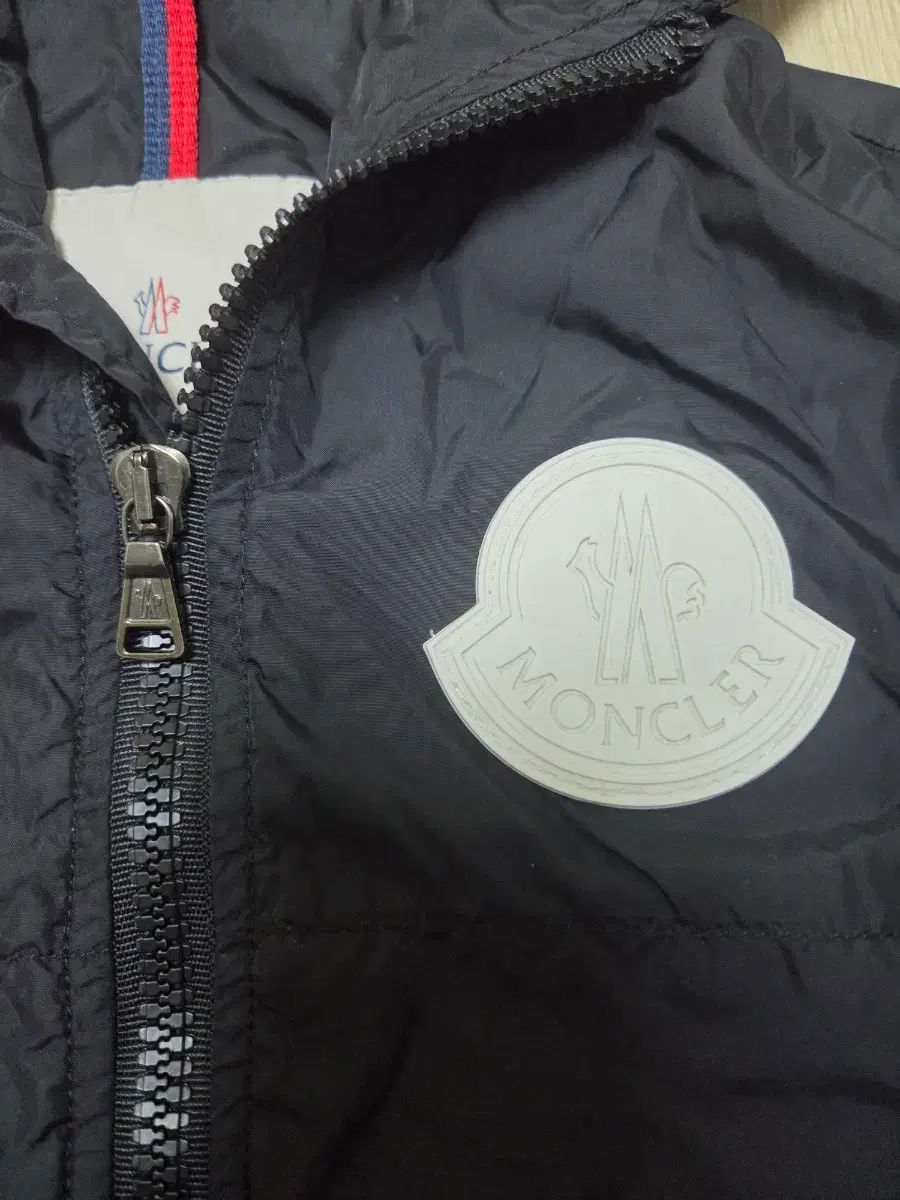 4 Y モンクレールキッズ ウィンドブレーカー アウター