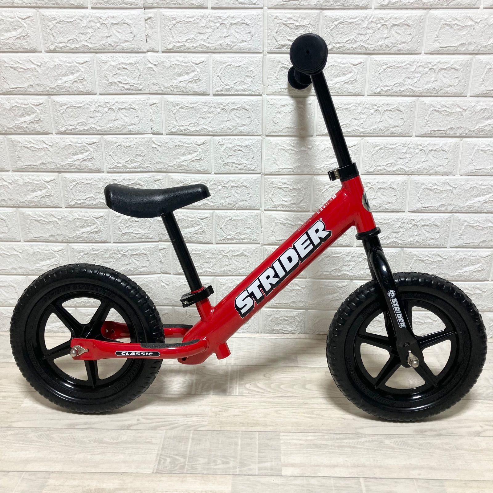 【極美品】ストライダー レッド 日本正規品 大人気カラー 室内保管 極美品！！ストライダー 14インチ 14X レッド 赤 STRIDER - メルカリ