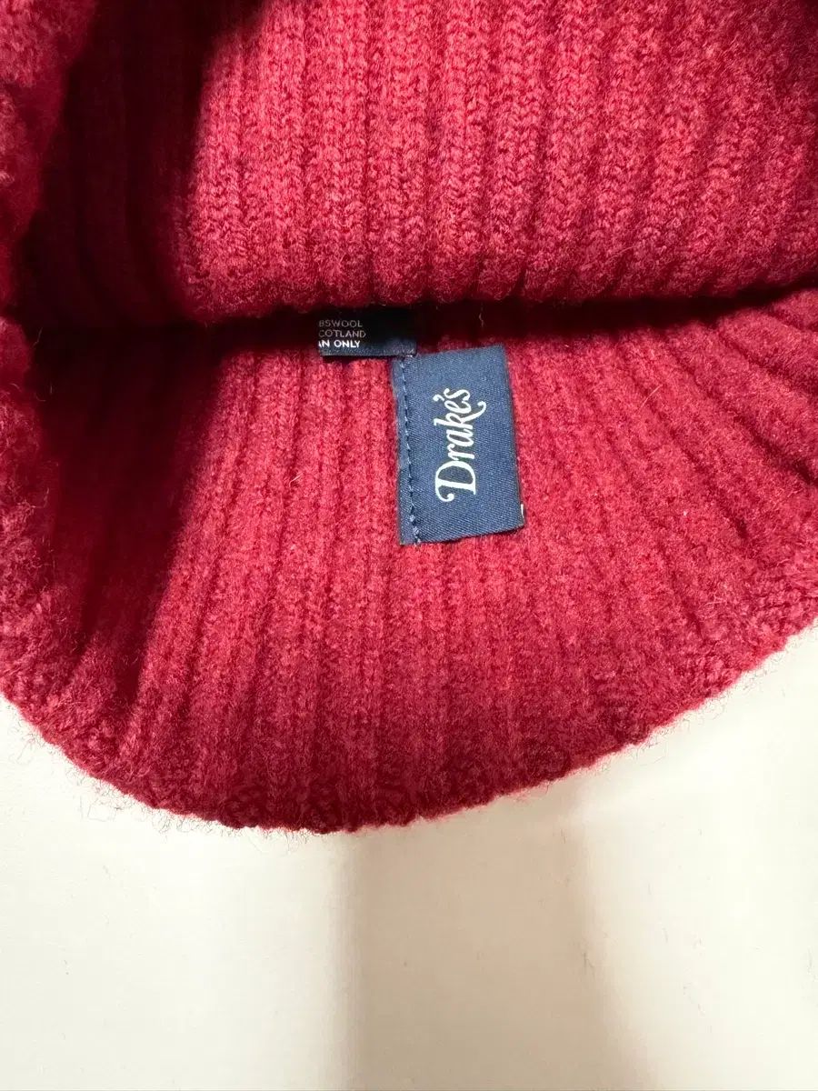 ドレイクス ラムウール ビーニー レッド
