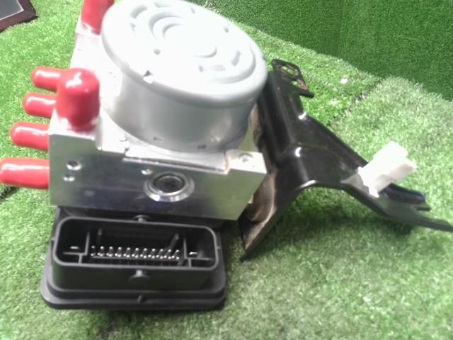 中古】スイフト 4BA-ZC33S ABSアクチュエーター 56130-81SB0 自社