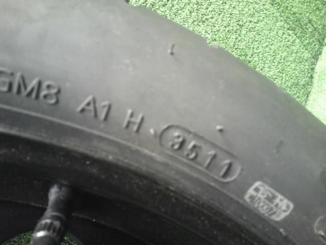 アウディ A 4 DBA 8 KCDN スペアタイヤ 19インチ 自社品番250541