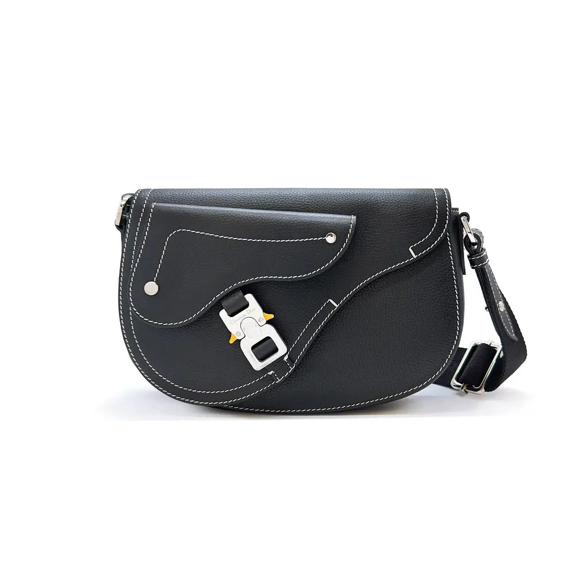 ディオール 新 サドル ストラップバッグ ブラック