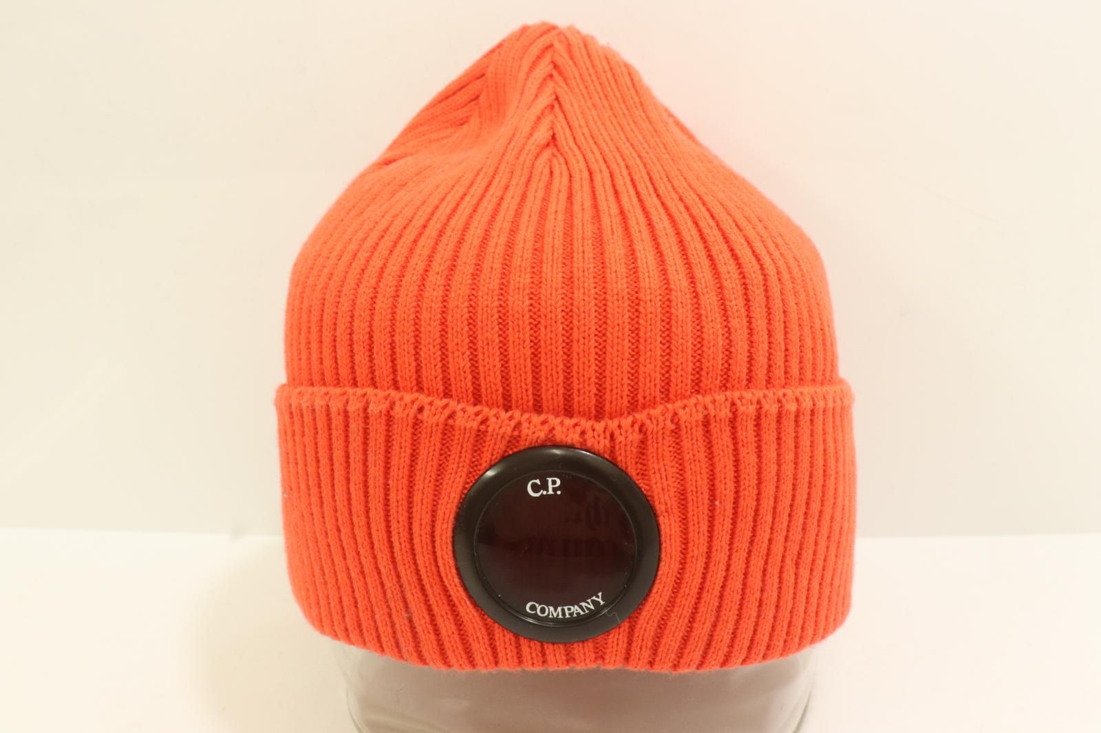 C.P.COMPANY メンズニットキャップ -- LENS BEANIE オレンジ 橙 ロゴ
