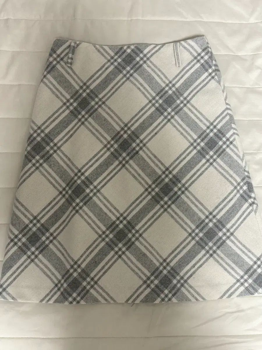 プレイド スカート