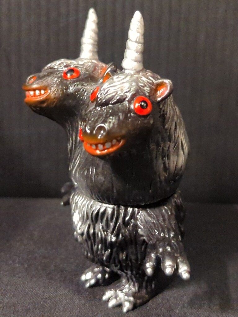 RAMPAGE TOYS SPLURRT 2 Headed Unicorn Monster 蓄光成型/オレンジ
