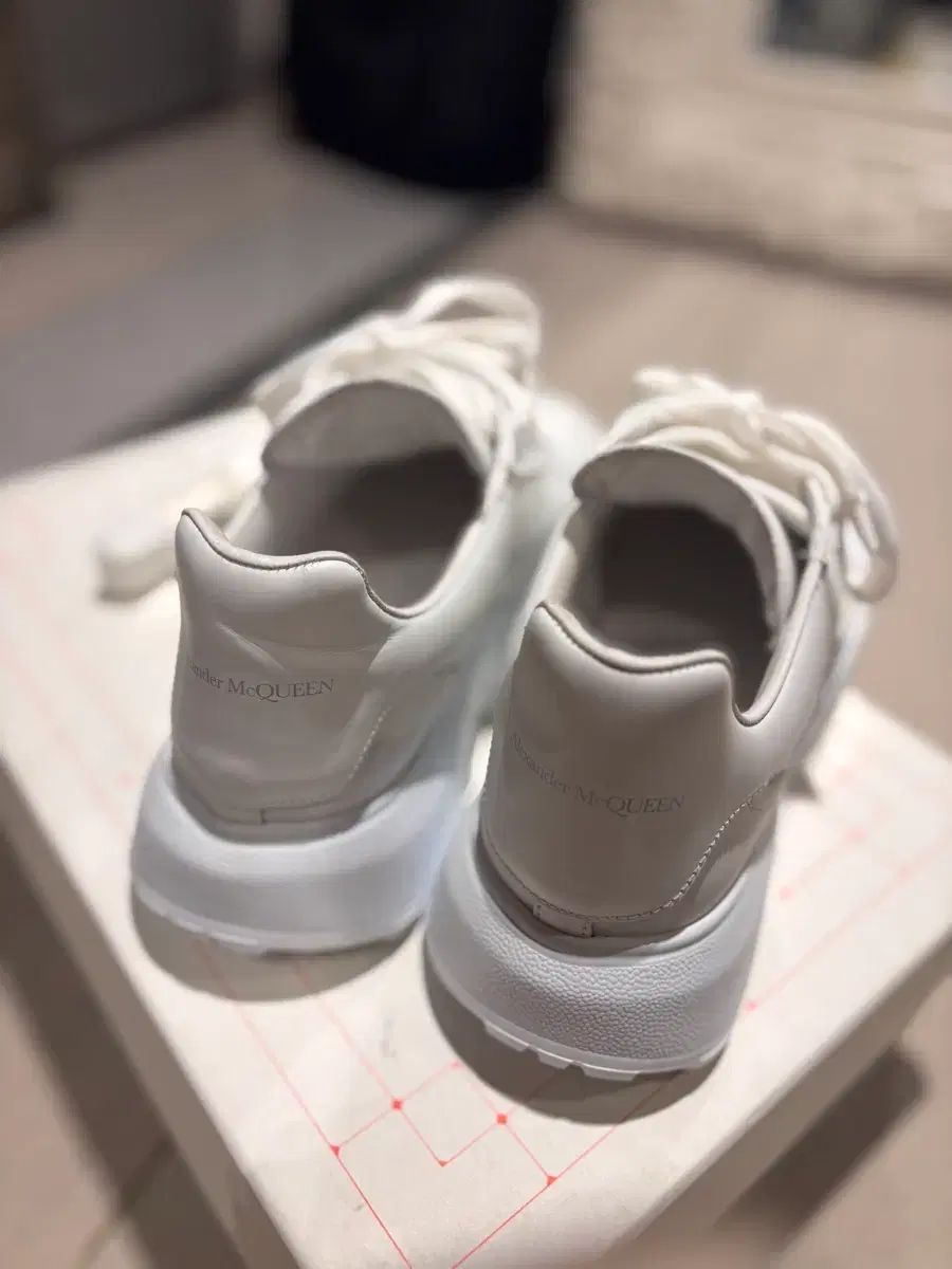 W アレキサンダー