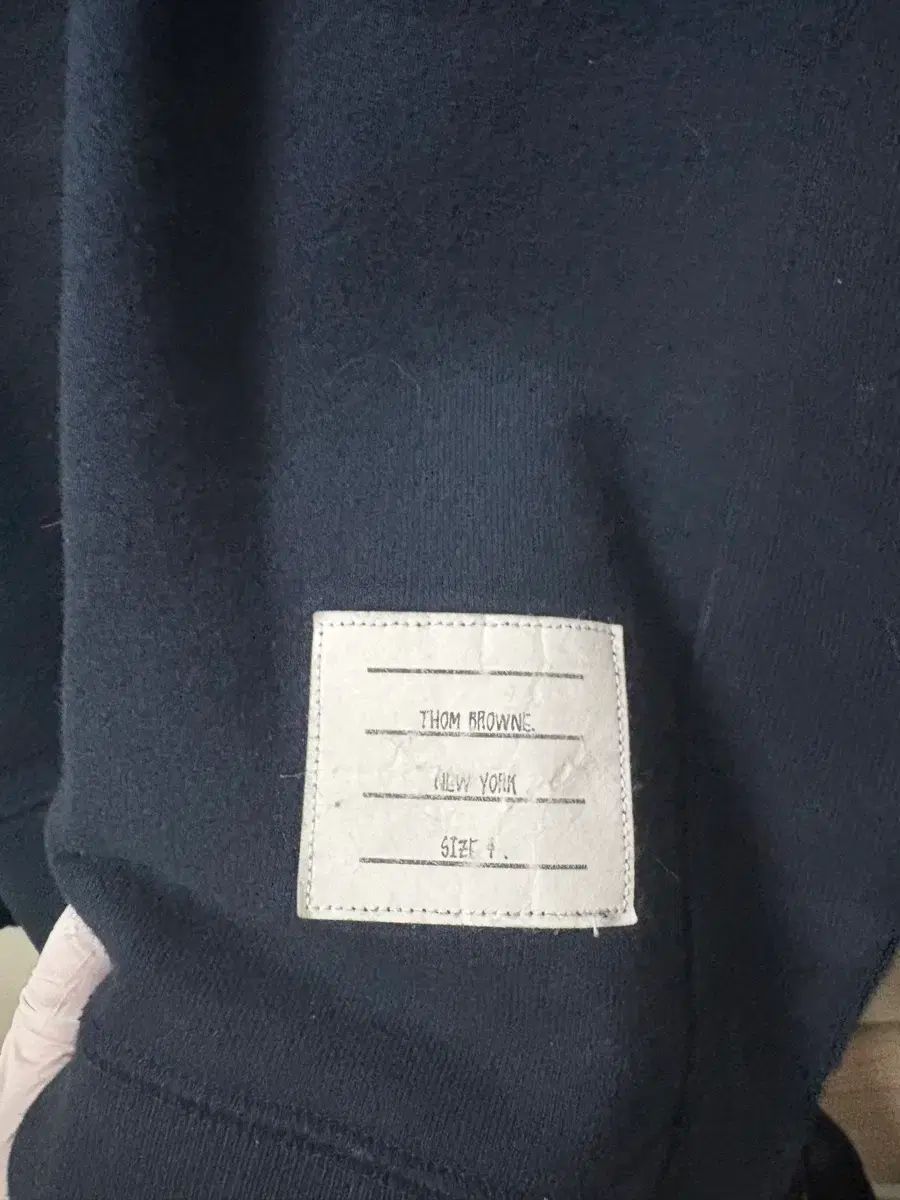 ブラウン 4本線