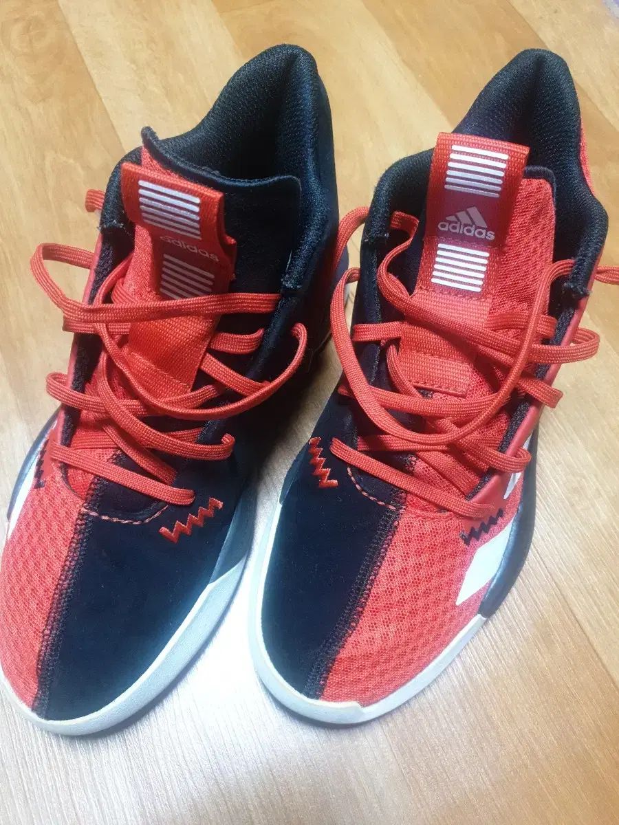 レッド ブラック