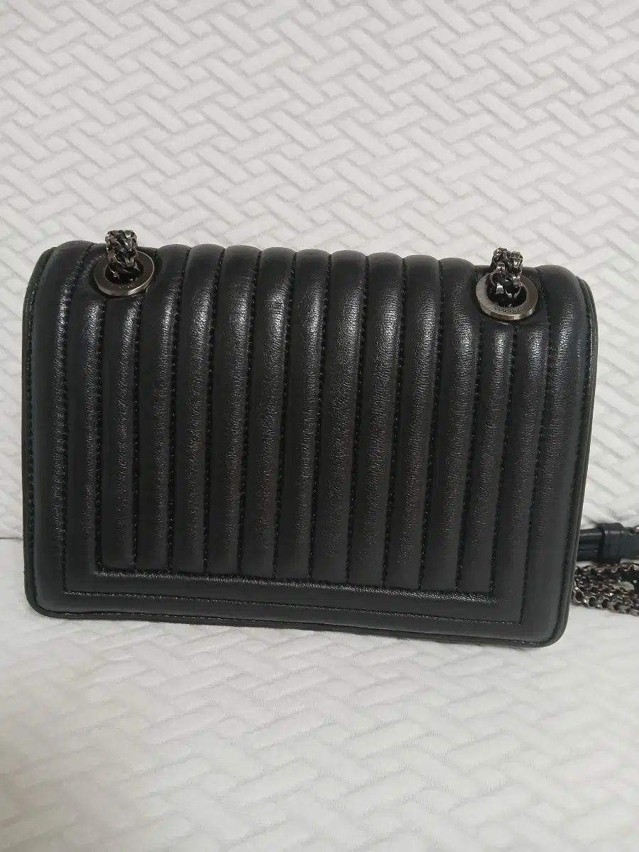 クロンヌ バッグ チェーン クロスバック ショルダーバッグ 53 000円で 60万円