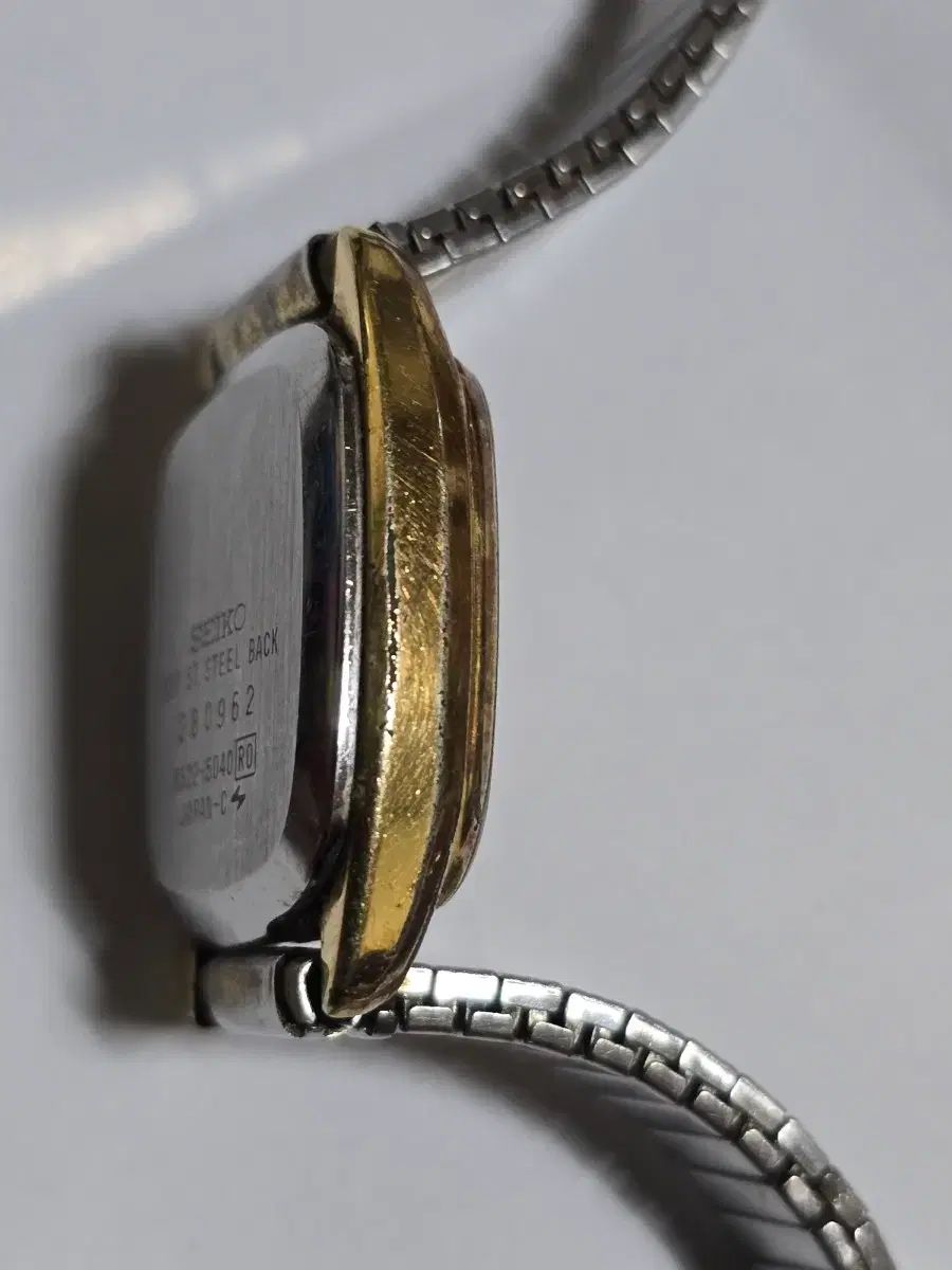 セイコー クオーツ ヴィンテージ ゴールド 時計