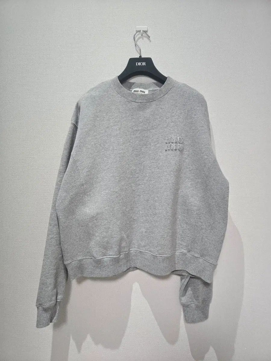 MIU MIU ミュウミュウ オーバーサイズ スウェット xs - メルカリ