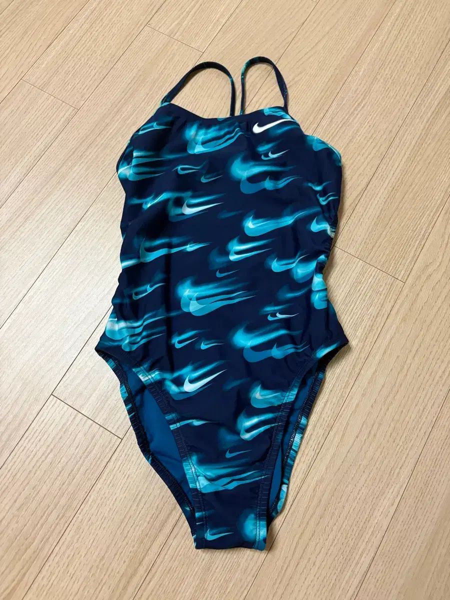 ナイキ コメット スウッシュ グリーンアビス カットアウト 28