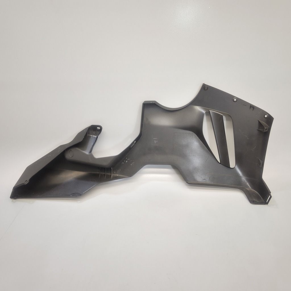 ホンダ　アンダーカウル　左　キズ削れあり　割れなし　34472-164-472-MKR  D100  CBR1000RR-R  SC82