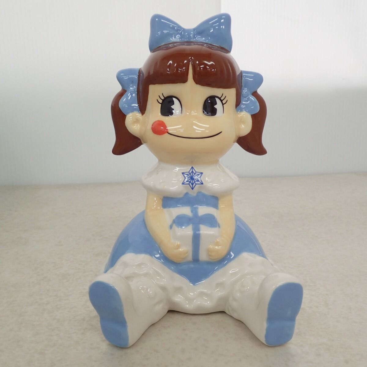 不二家 FUJIYA ぱちくり ペコちゃん 人形 ブルードレス 陶器製 - メルカリ