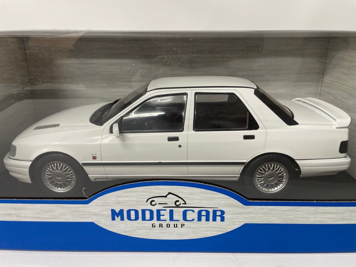 FORD ENGLAND シエラ コスワース 4 x 1990年モデル ホワイト