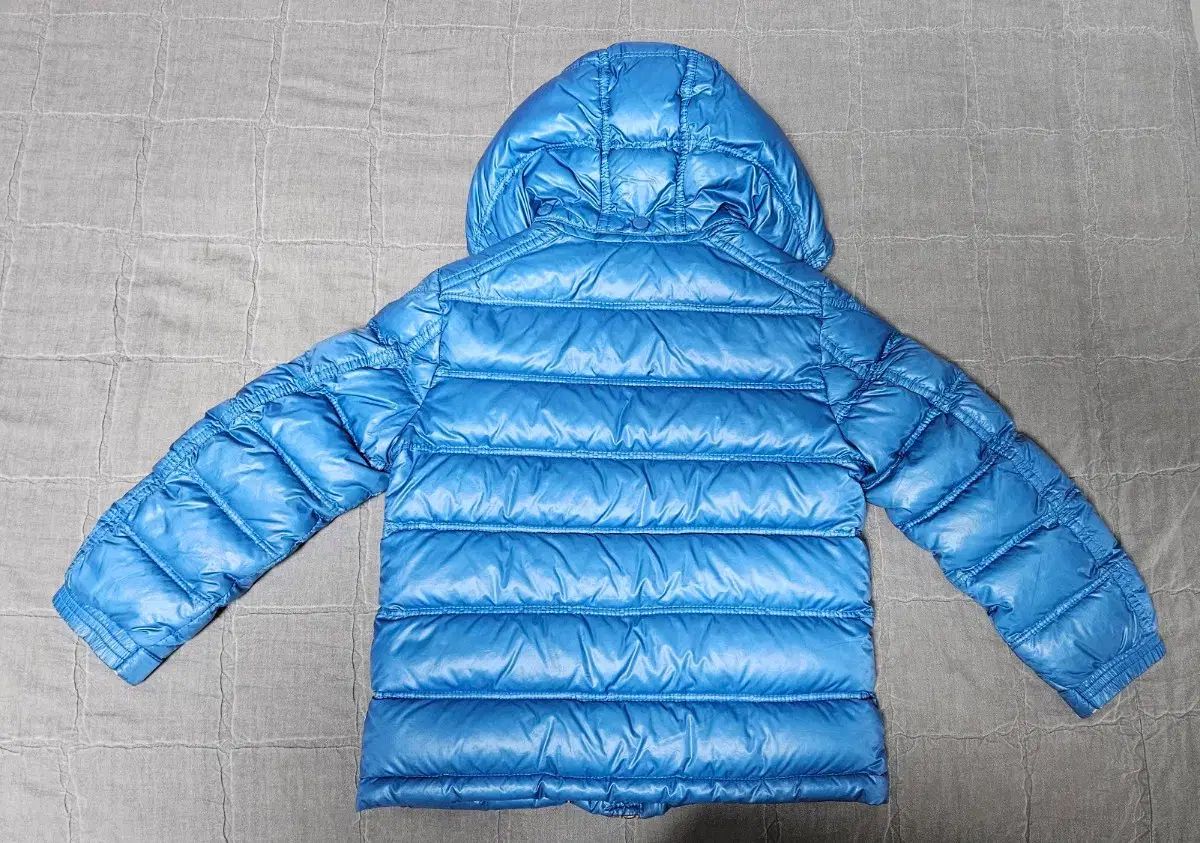 モンクレール キッズ ダウン 4 y a t 48 m