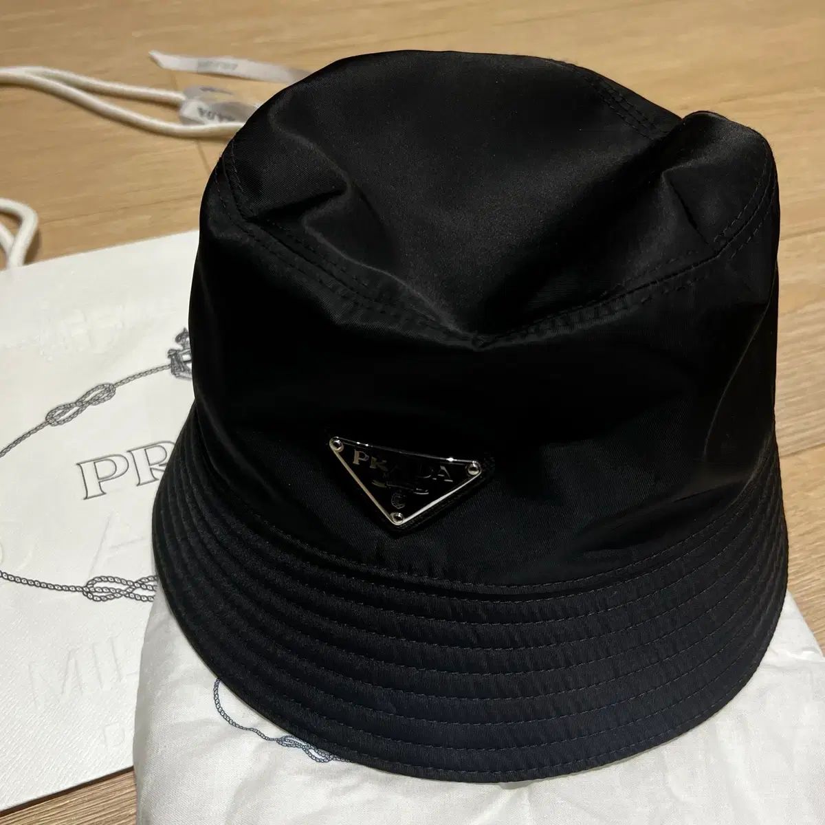 プラダ ブラック バケットハット リーナイロン XL