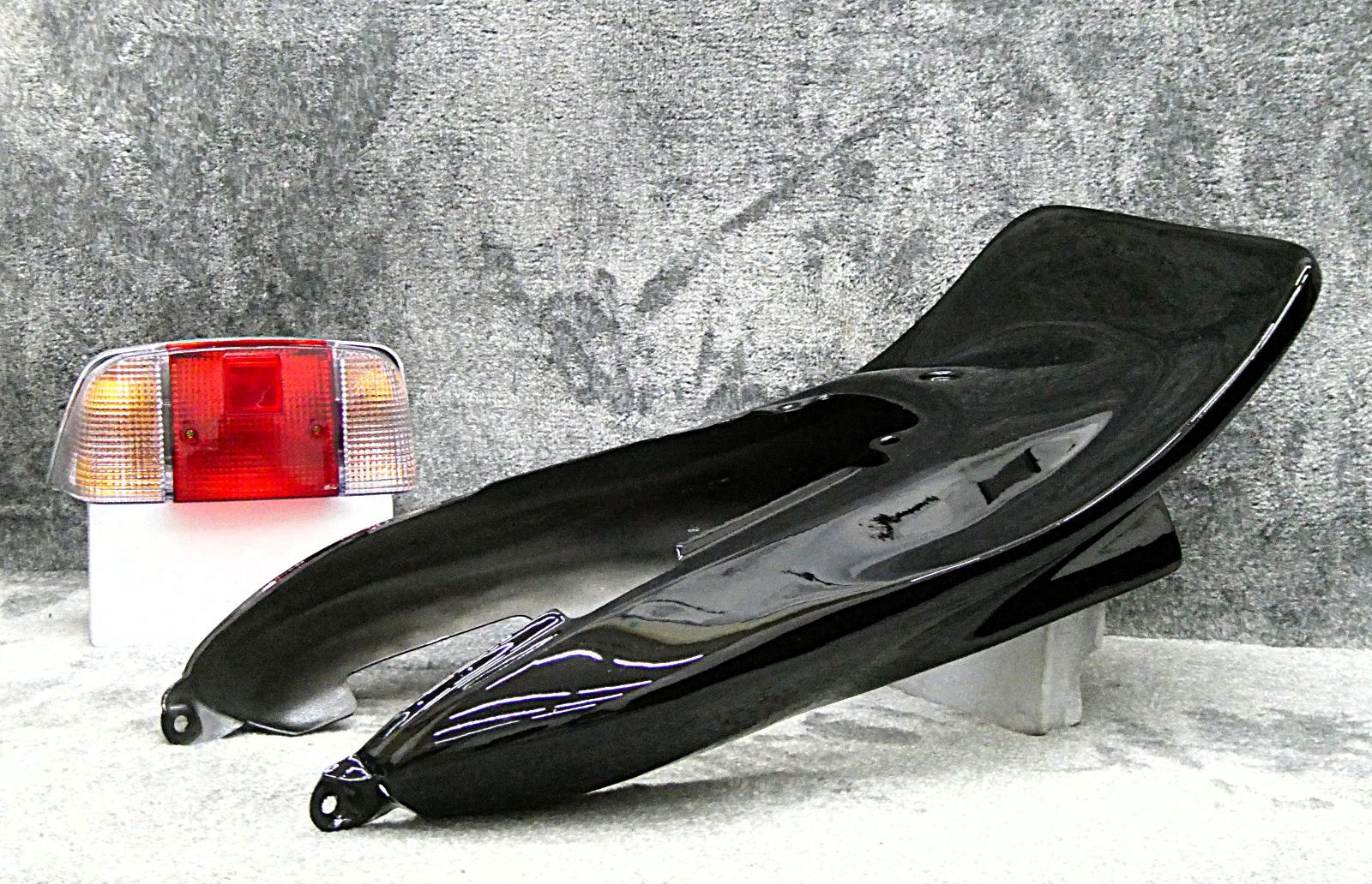 ホーネット250 DJテールカウル 黒 CBX変身＋テールランプ紅白/ブラック