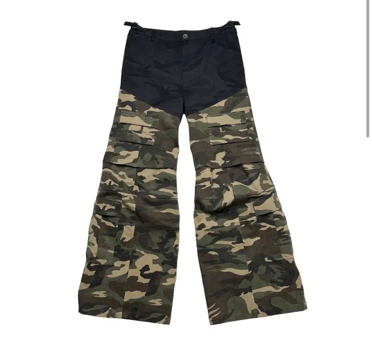 OS qap トゥ LOVE YOURSELF 轉 Tear ティアード カーゴ パンツ ダブル カモフラ