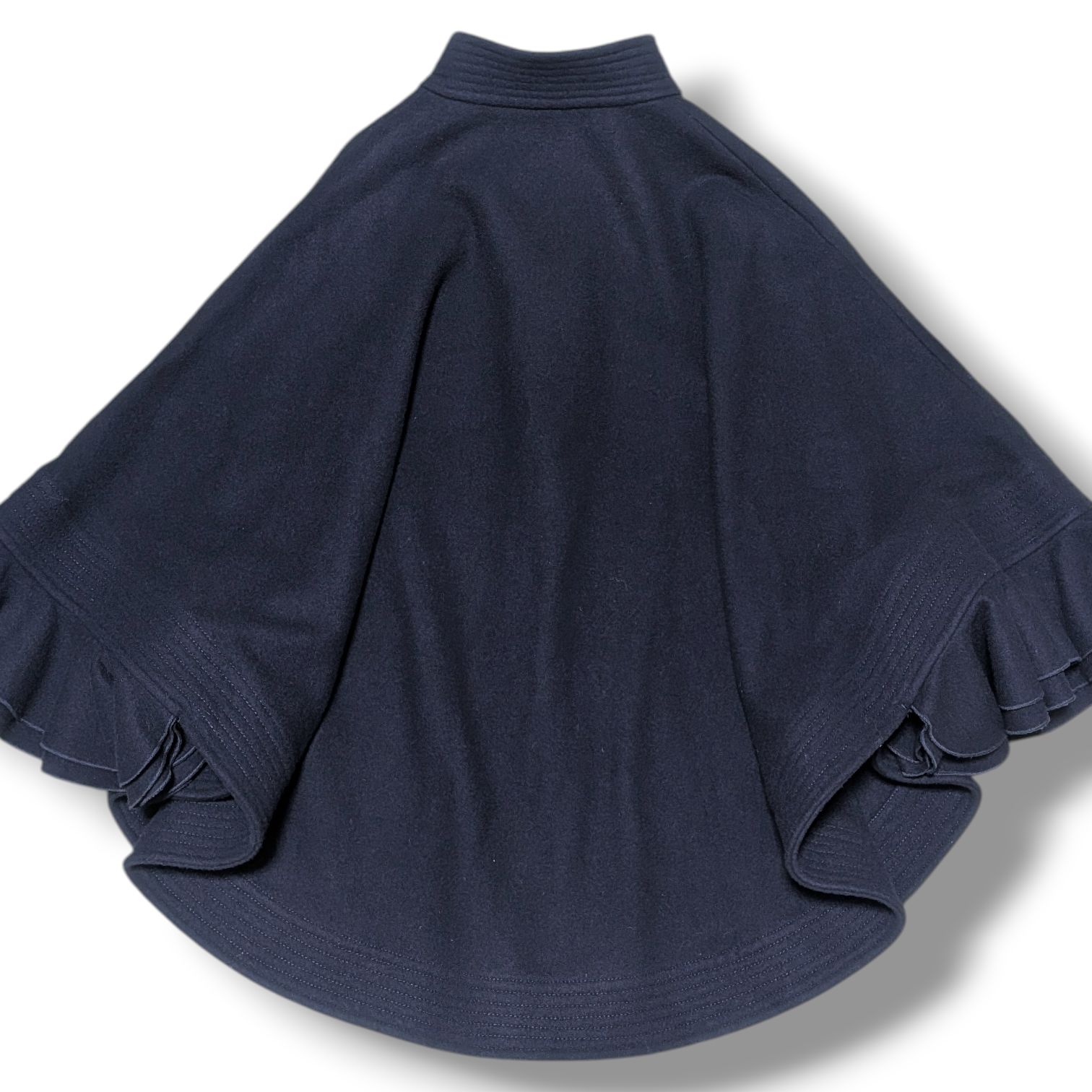 SOV. ソブ ポンチョ フリルスリーブ プーケ ネイビー ウール DOUBLE