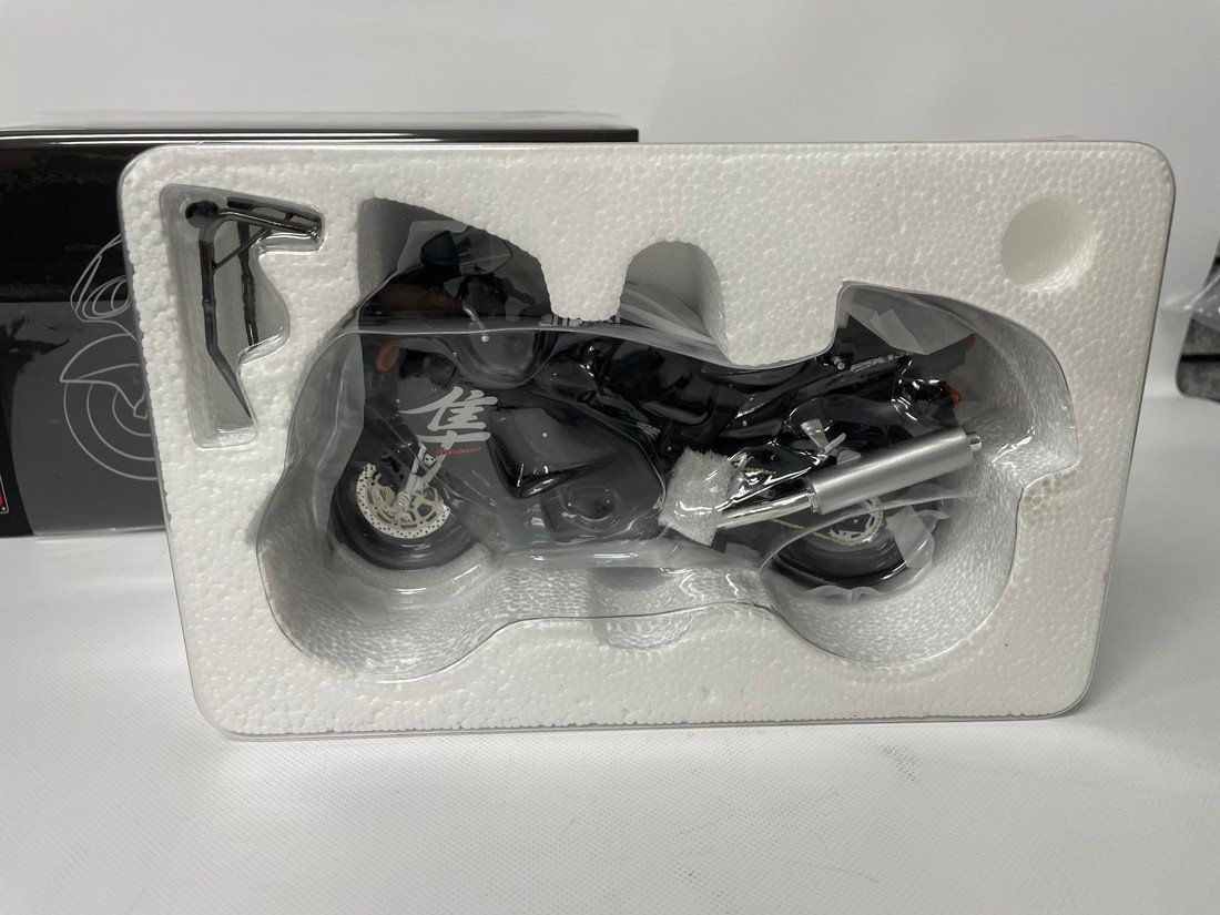 SUZUKIスズキGSX 1300 R 2001 - BLACK LCD 1 12 ミニカー