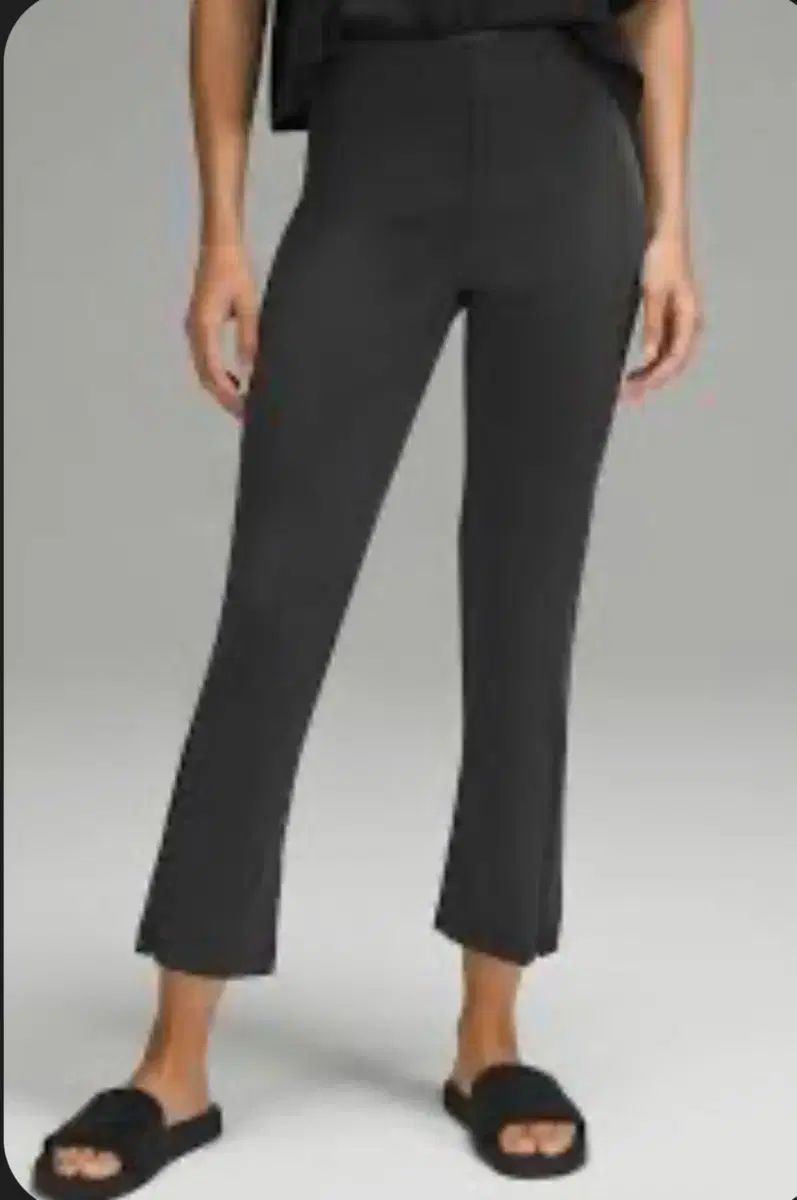 ルルレモン クロップド ハイウエスト クロップドパンツ サイズ 4