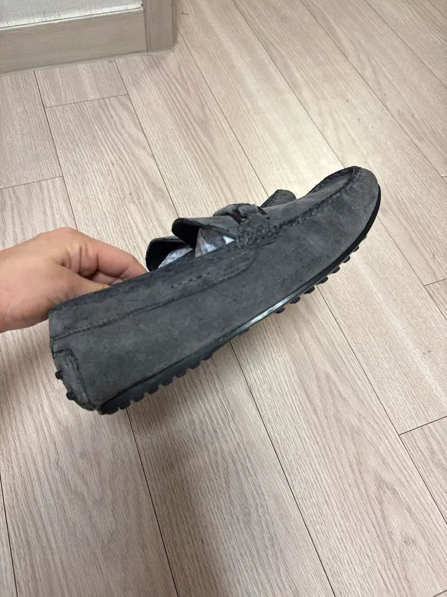 トッズ スウェード