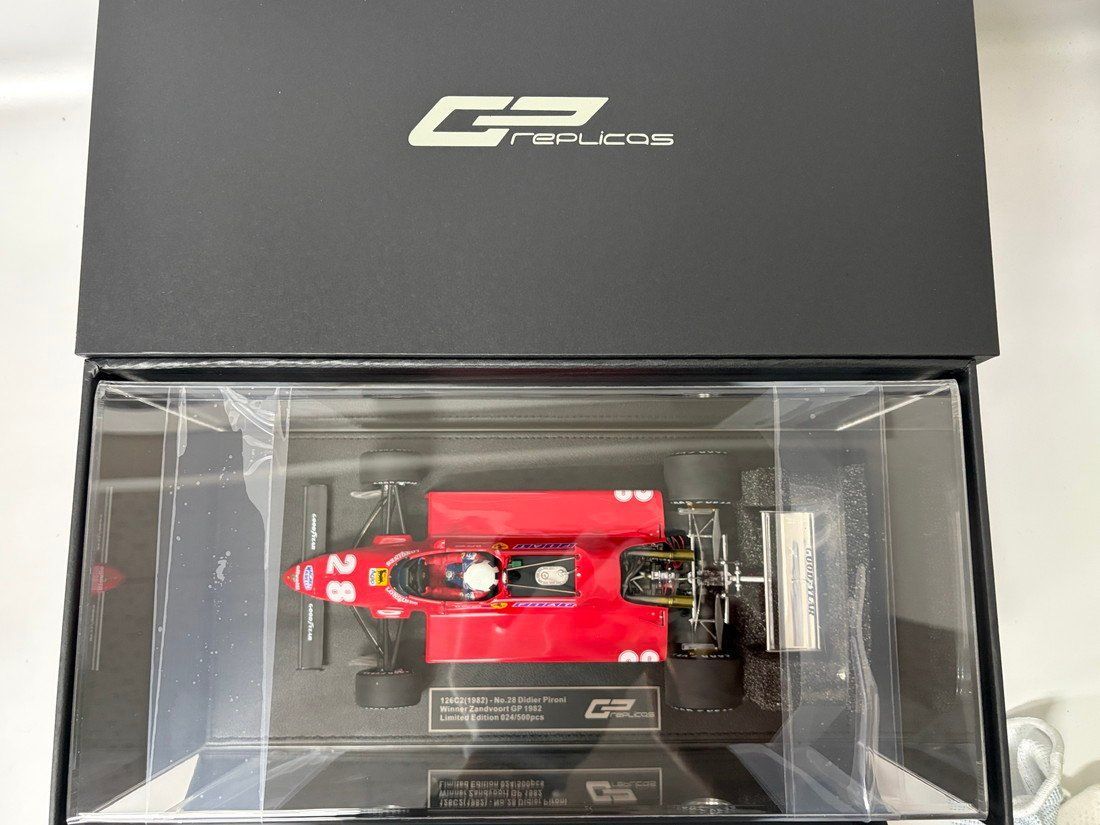 FERRARI F 1 126 C 2 late version 28号車 1982年 オランダ GP 優勝 D.PIRONI ドライバーフィギュア付 レッド Replicas 18 ミニカー