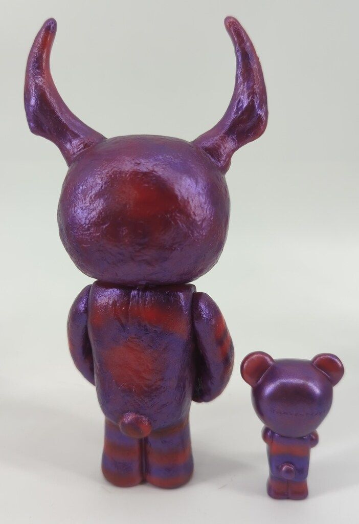 暗黒エンターテイメント けしごむごはん&ウインディちゃん メタ紫/赤