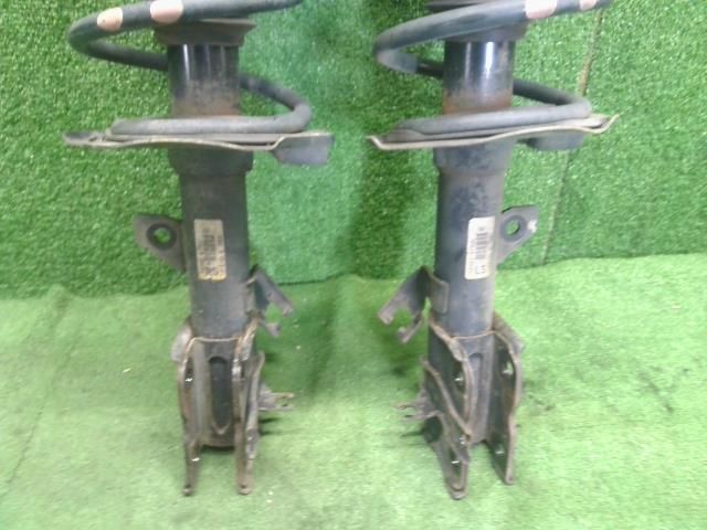 中古】セレナ DAA-GNC27 ストラット ショックアブソーバーセット 1台