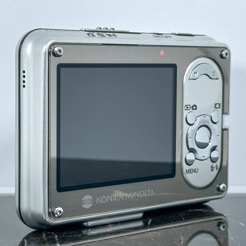 超美品】Konica Minolta DiMAGE X1 シルバー 800万画素 超薄型